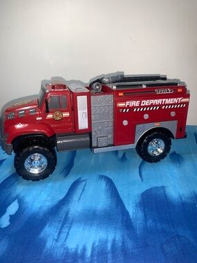 Tonka Red Fire Department Rescue Truck with Chrome Wheels